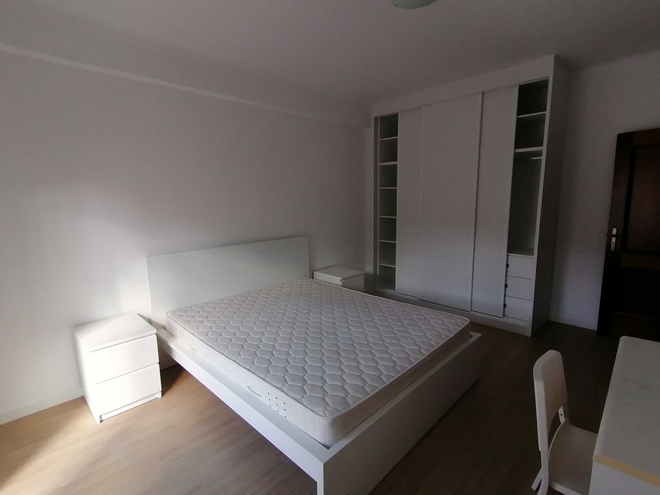 Vende-se apartamento apartamento T2 com boa restauraçao recente.