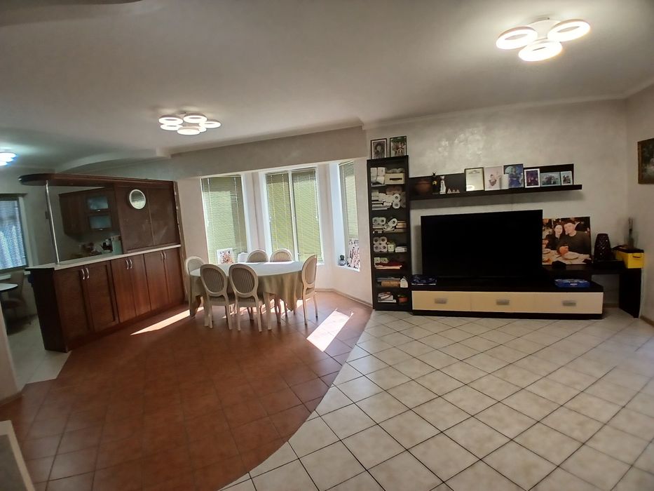 Будинок з ремонтом для сім'ї