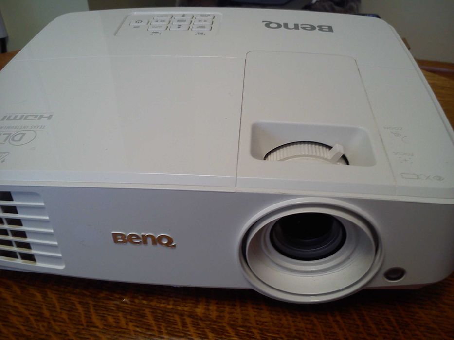 HD projektor Benq TW529.