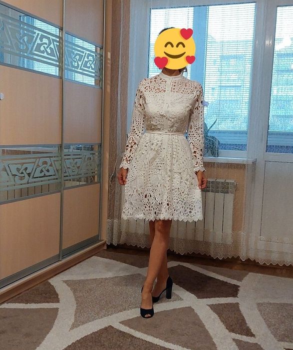 Сукня жіноча біла мереживна святкова
