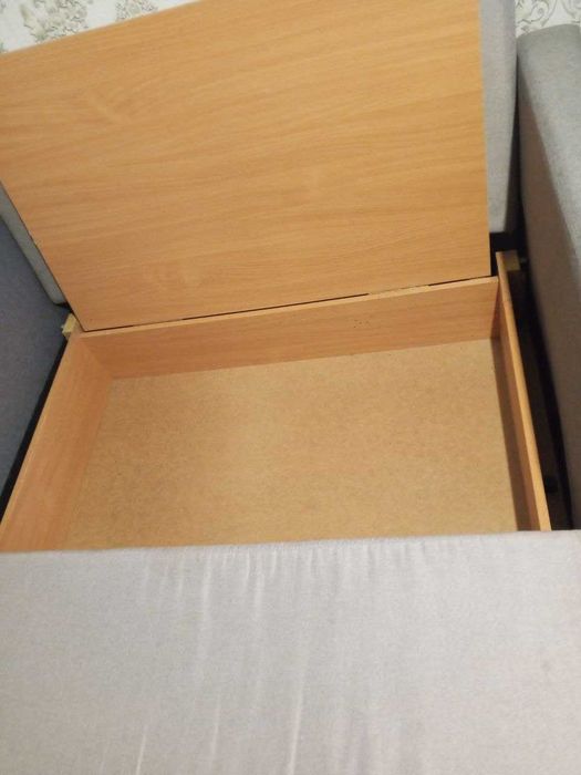 Продам компактный диван (софа, тахта)