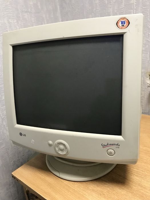 Монитор LG в рабочем состоянии