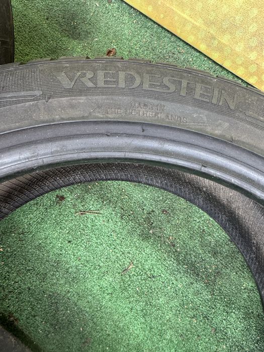 Шини Vredenstein 225/45r18 пара склад б/у зима