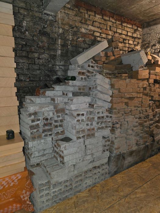 Ceguły z rozbiórki, oddam za darmo.