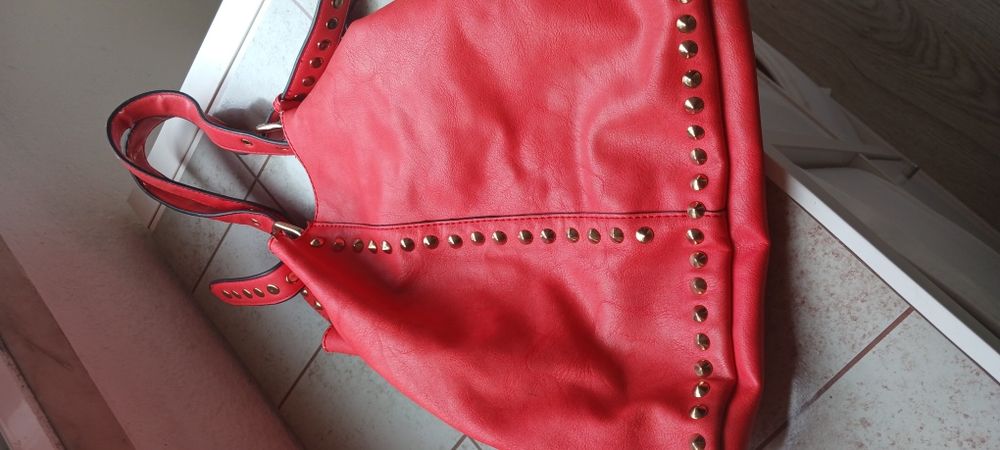 Malas novos,cor vermelha,