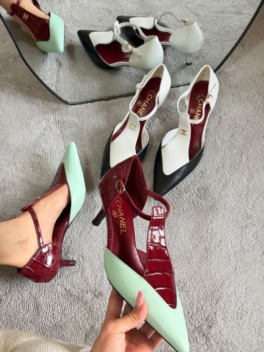 Buty na obcasie Chanel