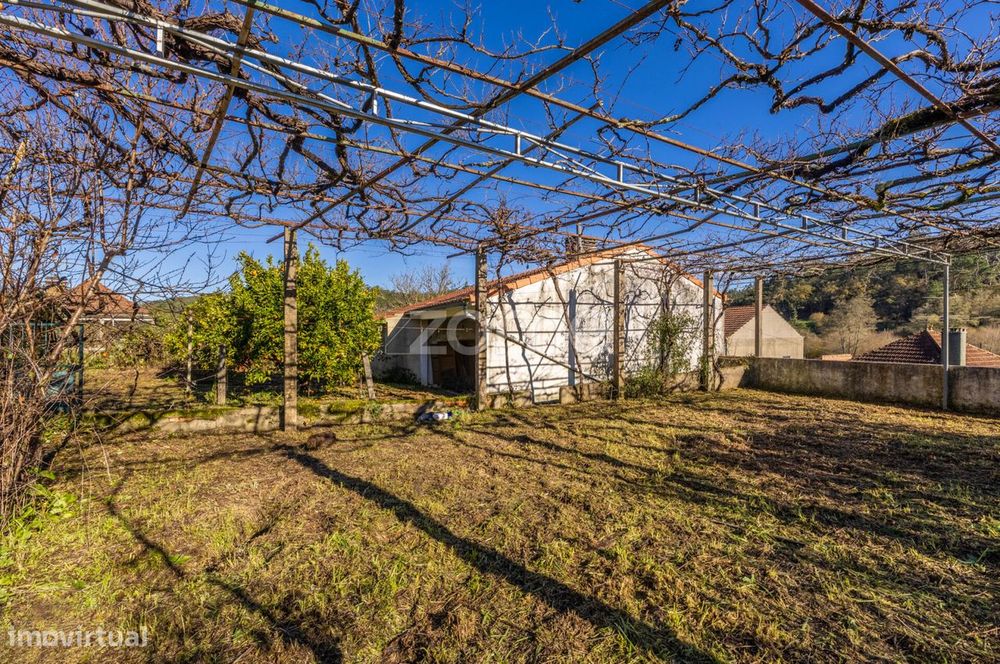 Moradia T1 para recuperar | Terreno | Albergaria dos Doze