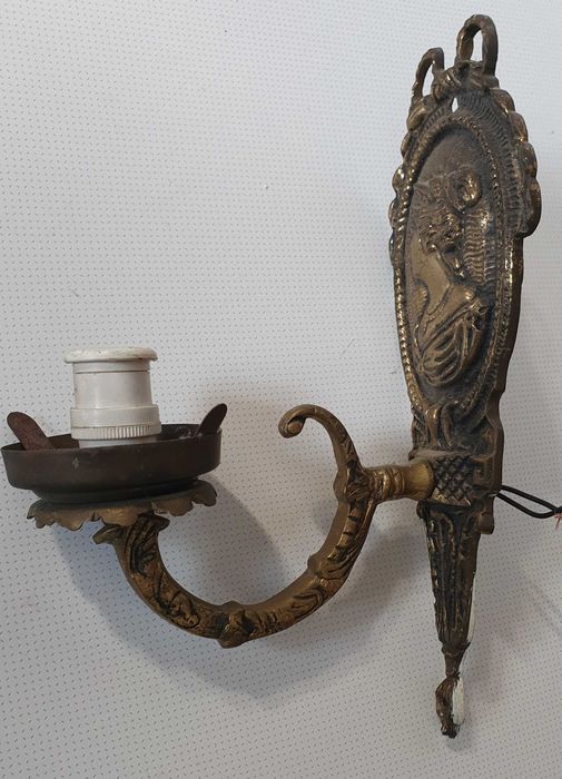 Candeeiro Aplique de parede, latão, 23cm, com figura feminina, anos 50