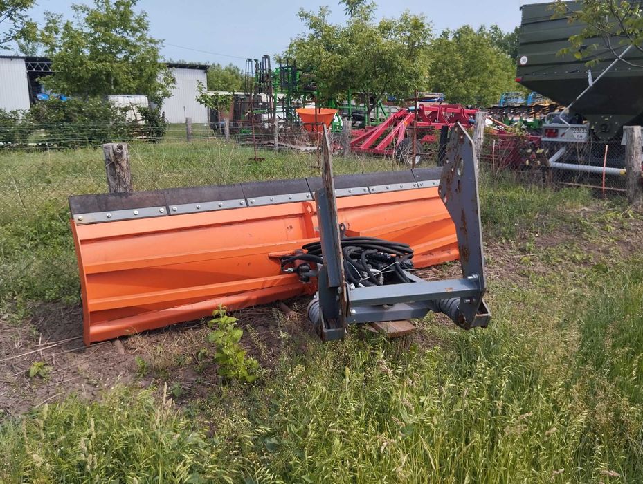 Відвал снігоприбиральний до МТЗ 1523