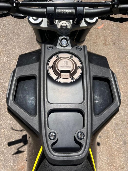 Husqvarna Svartpilen 401