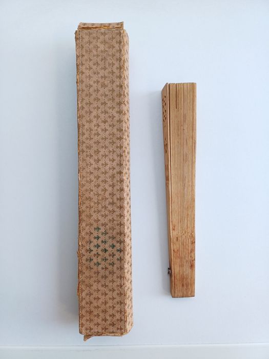 2 leques antigos/vintage de colecção