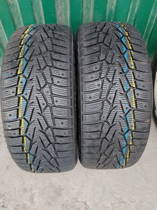 Пара зимових шин Nokian 225/50/17