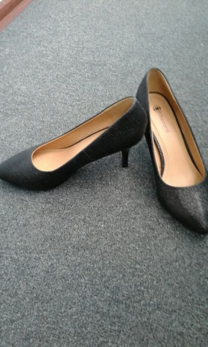 Продам жіночі туфельки 39р
