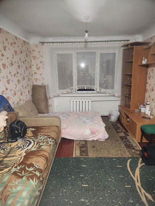 Здається кімната в гуртожитку