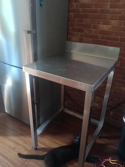 Mesa de apoio em inox 60x60