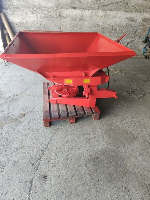 Rozsiewacz nawozu RAUCH 600 kg
