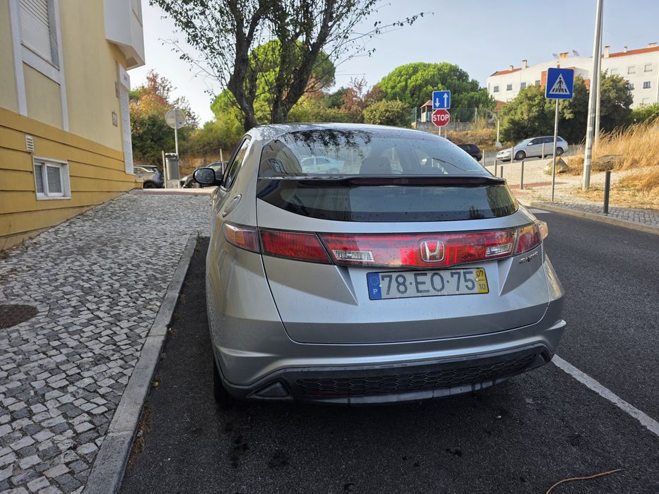 Honda Civic 1.4 i-DSI (2007) – Fiabilidade Japonesa Excepcional