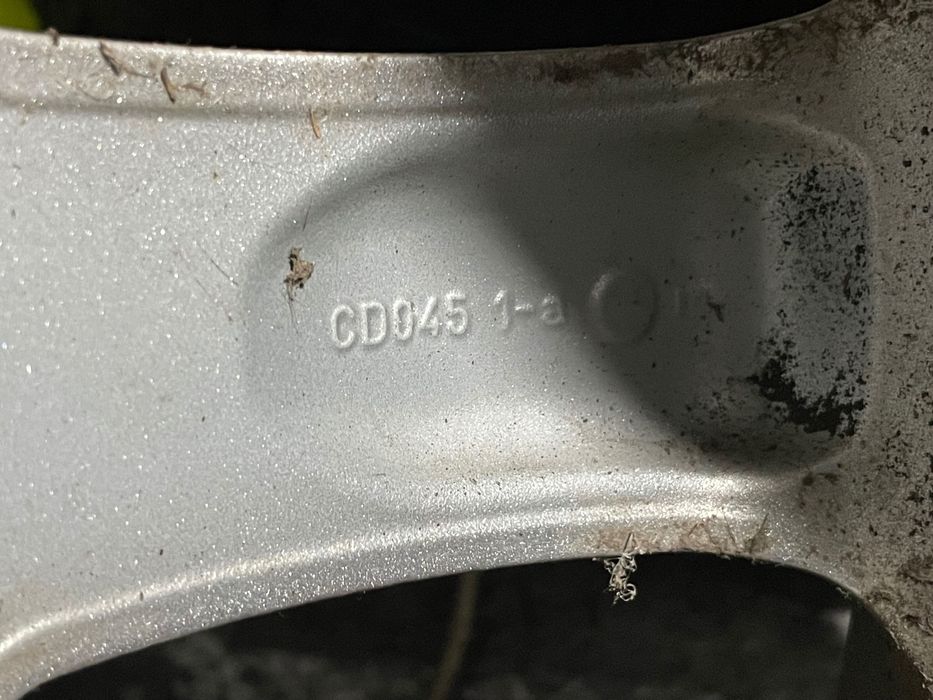 Продам оригинальные диски Range Rover R20