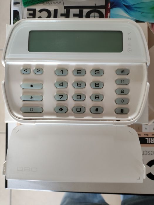 Centrais e teclados de alarme várias marcas.