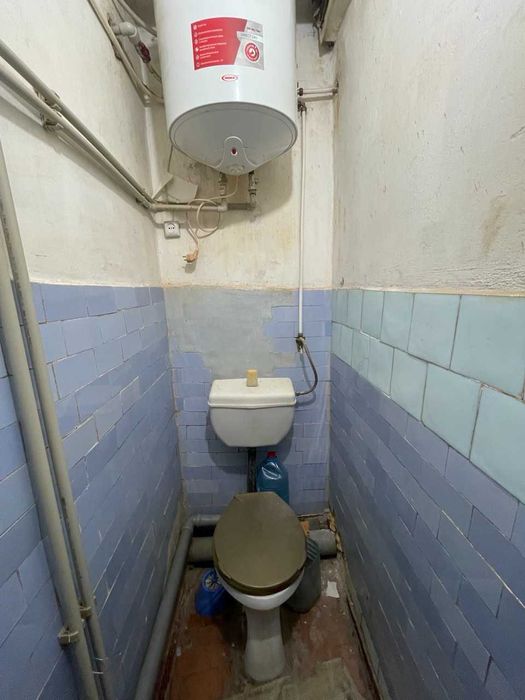 Продаю комнату в общежитии ( Р-н Центр.рынка ) и1