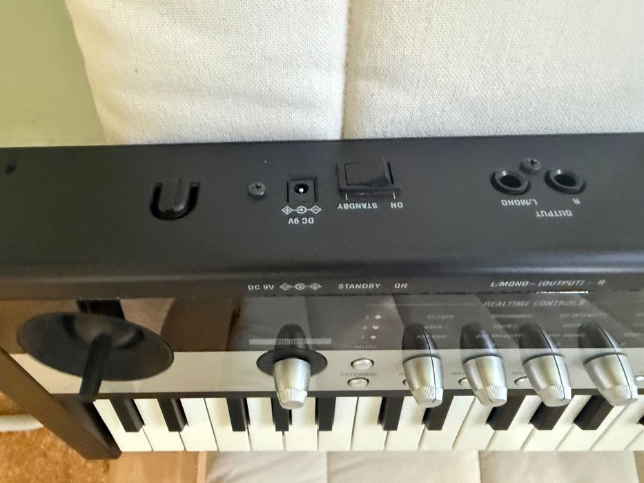 Korg Microstation 62 teclas