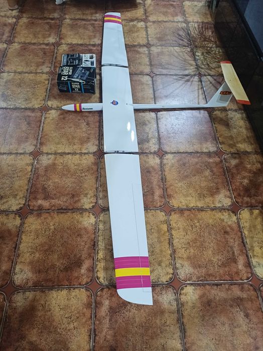 Model RC zdalnie sterowany, szybowiec.