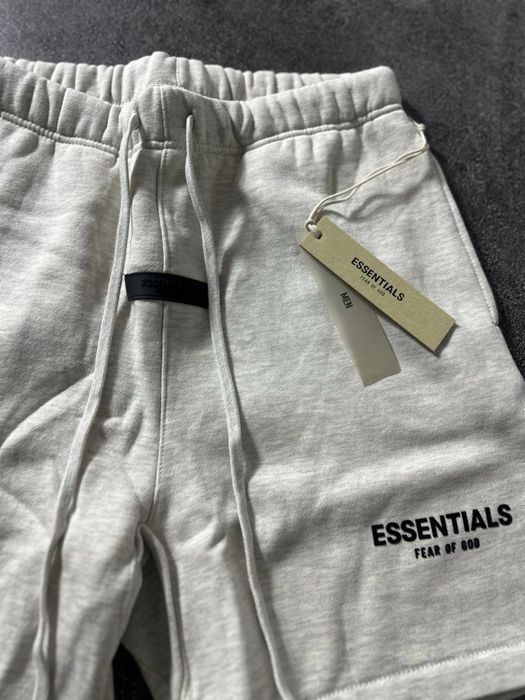 Шорти Essentials