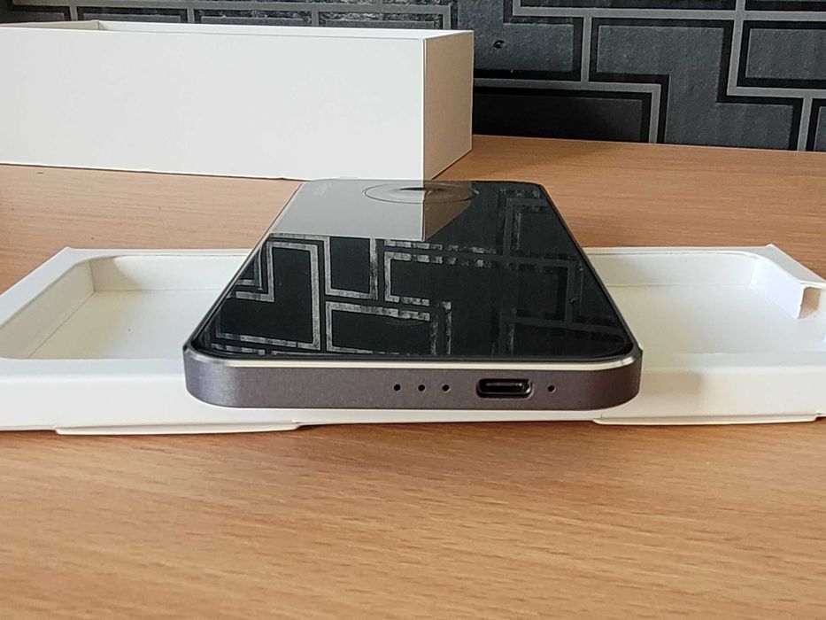 Prestigio Revolt A5 Qi – Bezprzewodowa Stacja Ładująca 3 w 1