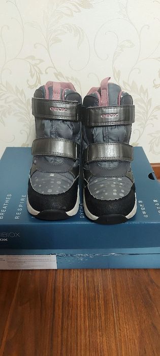 Зимові черевики Geox р.34