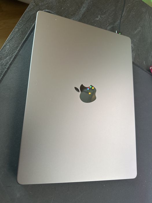 Macbook Pro 14 (139 циклов!)
