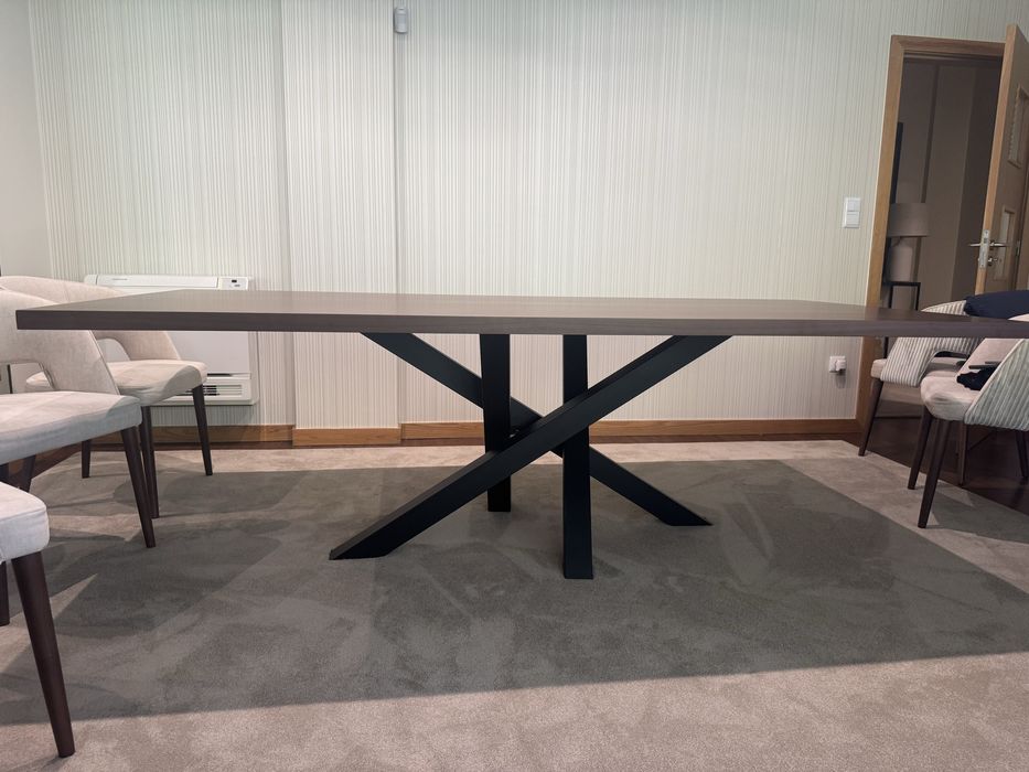 Mesa e 8 cadeiras sala jantar