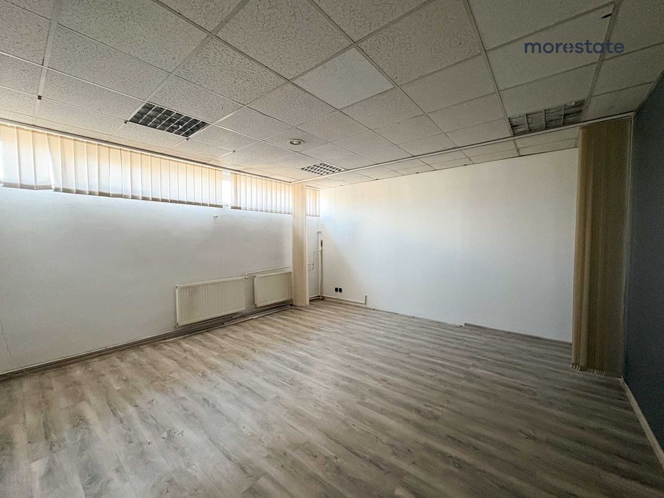lokal/magazyn+biuro na Bieńczycach z windą towarową