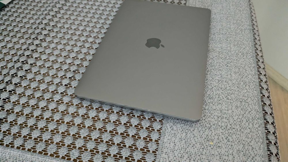 Macbook Pro M1 a2338 13-calowy, M1, 2020 r 8gb 256gb