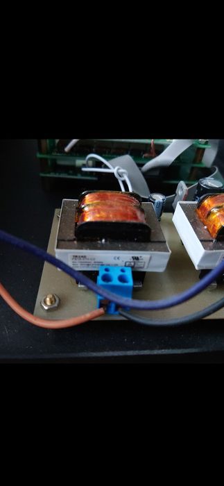 Попередній підсилювач: (усилитель) пасивний з РГ Нікітіна.