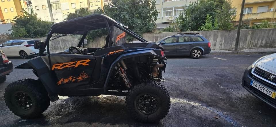 Polaris RZR - Off Road