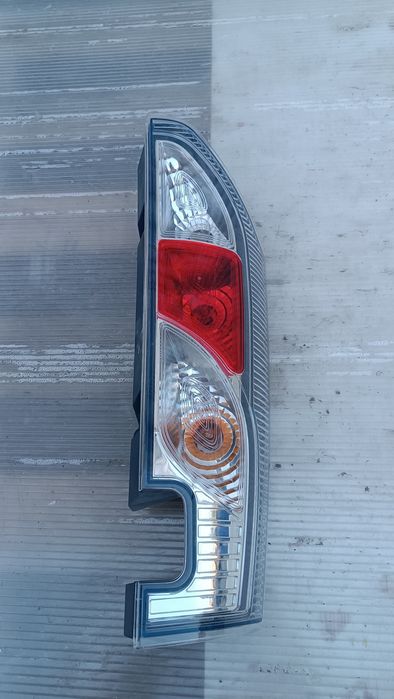 Vendo farolim traseiro de Renault cangoo ano 2013