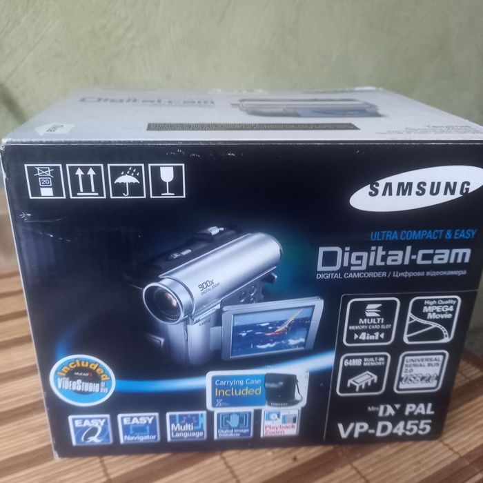 Видеокамера SAMSUNG