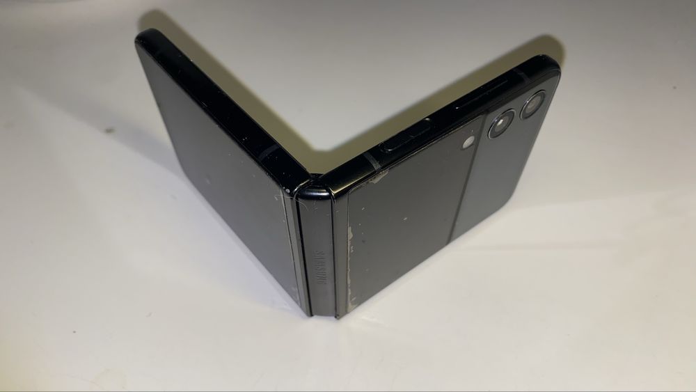 Продам Samsung z flip 3