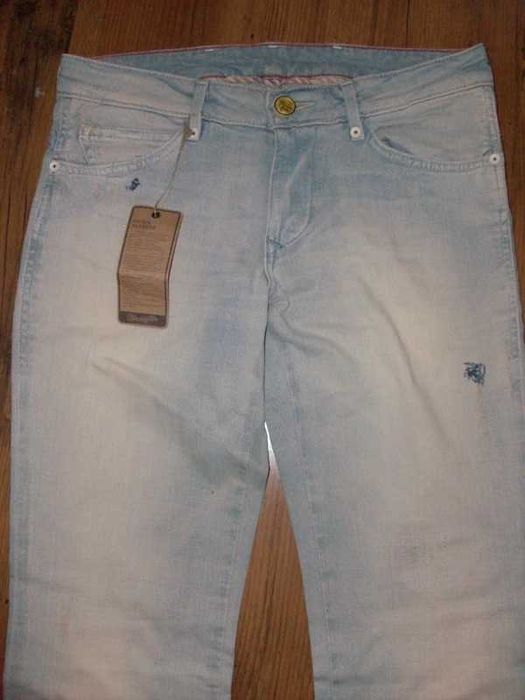 Spodnie jeansy Wrangler nowe "połatane" R.36