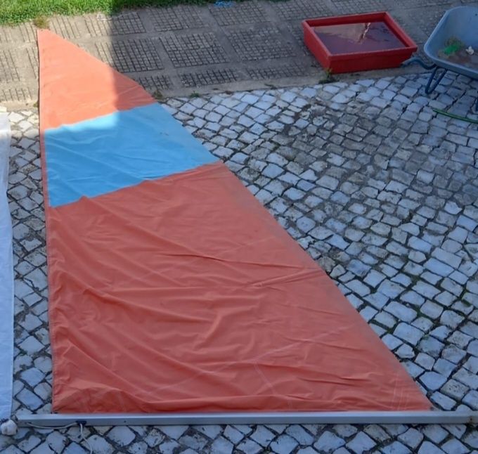 Vela grande com retranca