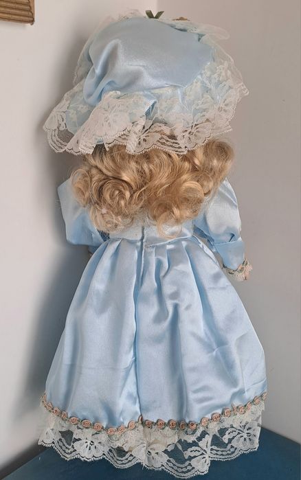 Boneca porcelana Nova