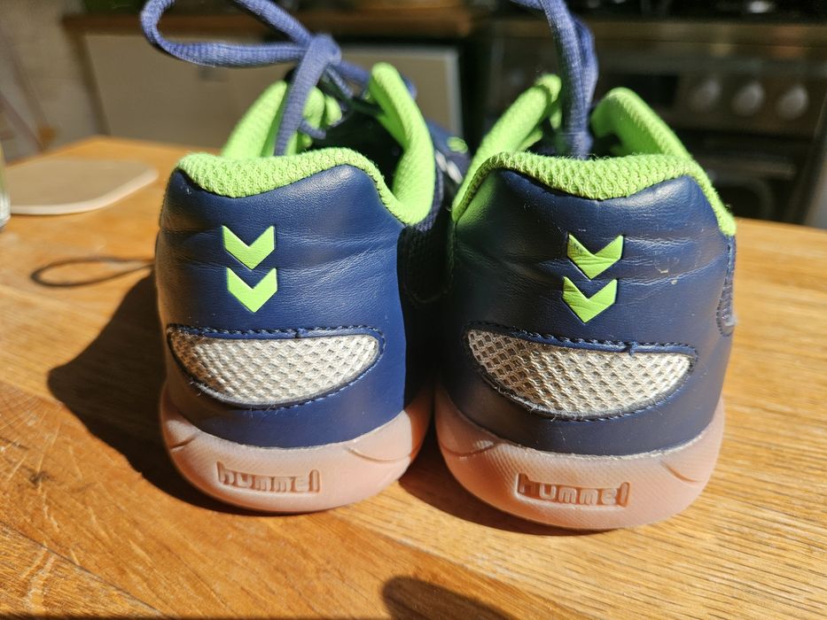 Adidasy Hummel. Buty halowe