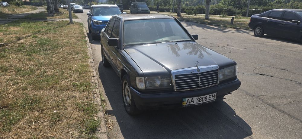 Mercedes-BENZ 190 E 2.3