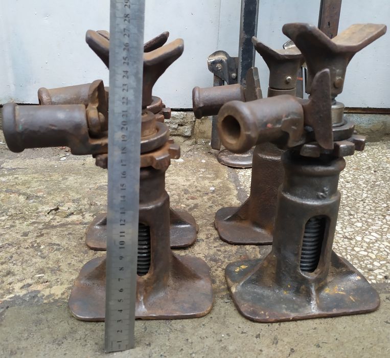 Домкрат 2 тн домкрат на УАЗ