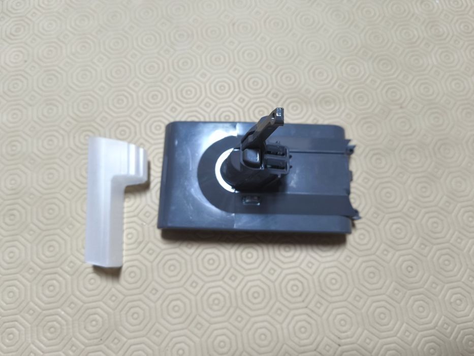 Bateria para DYS-V8 Li-ion

21.6V 12800mAh