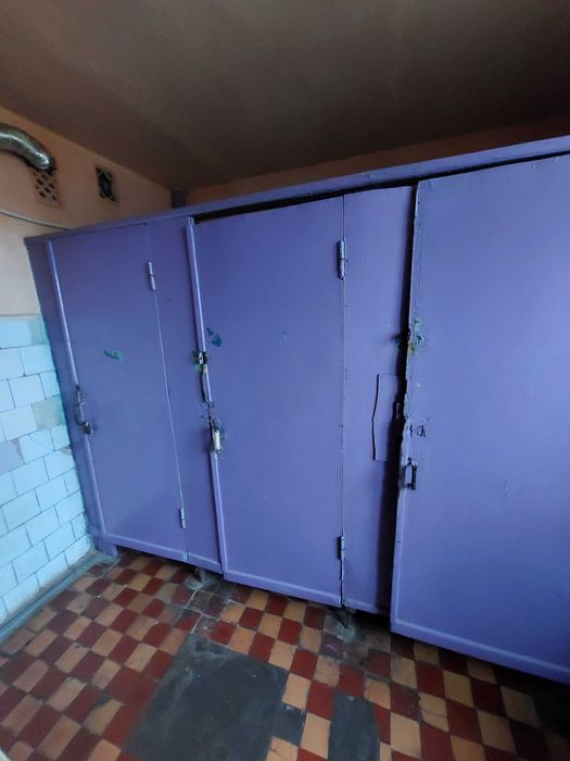 Продаж 2- ох кімнат в гуртожитку