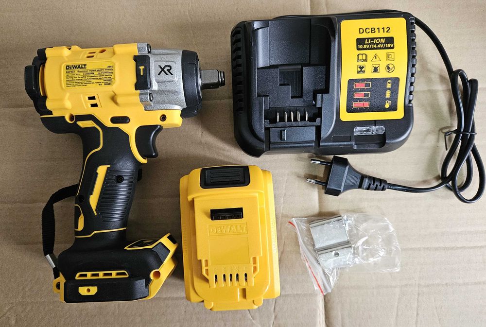 DEWALT DCF922 ATOMIC 20V MAX 1/2 cala akomulatorowy Klucz Udarowy