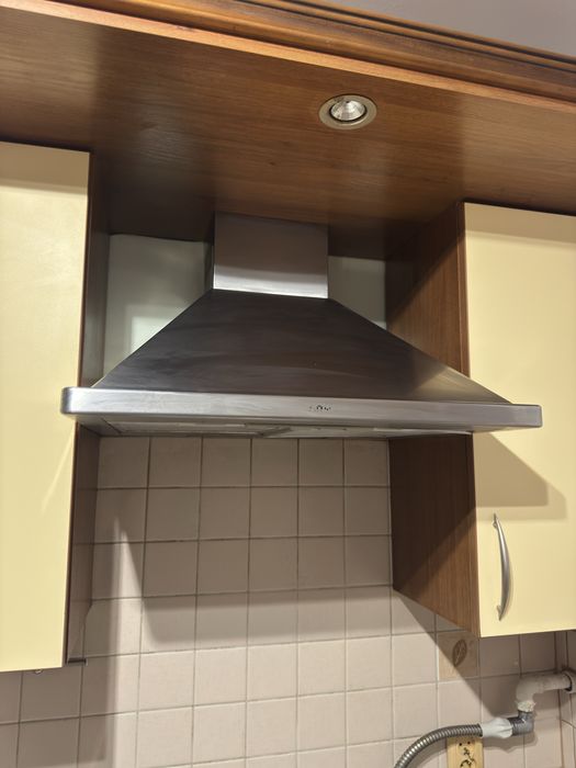 Okap Amica z filtrem węglowym