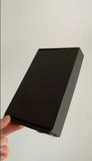 Pudełko karton fasonowy opakowanie małe czarne 20x11,5x3 cm 39 sztuk