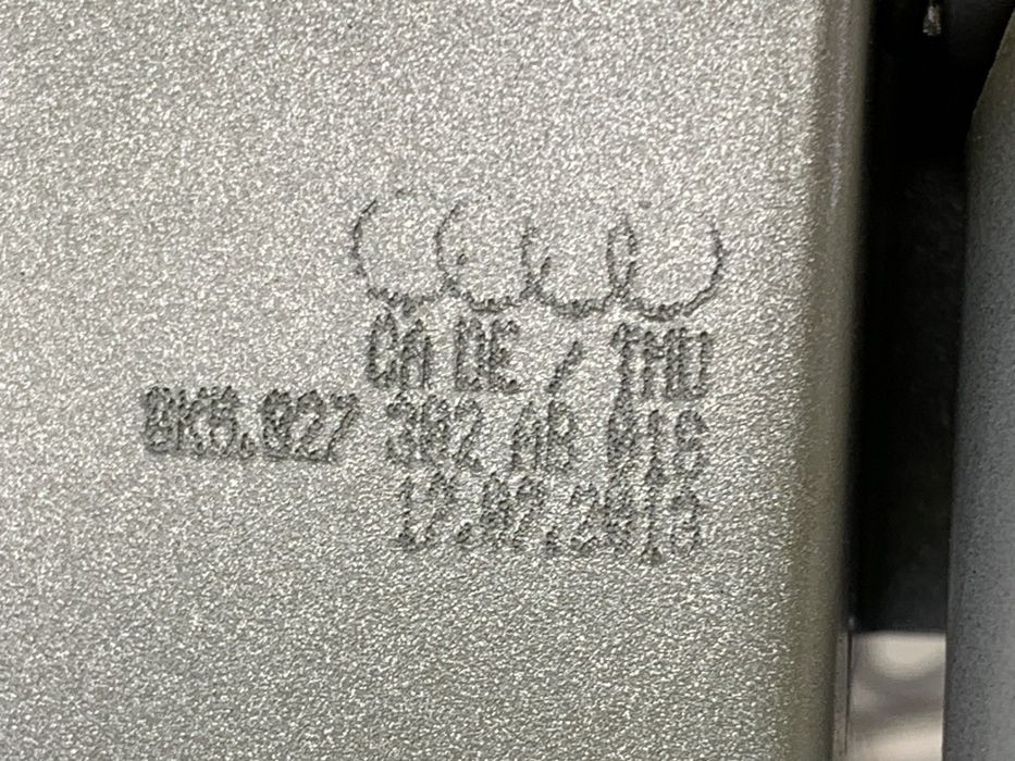 ZAWIAS KLAPY TYŁ AUDI A4 B8 Sedan/Limuzyna 07-15 Silver Metallic